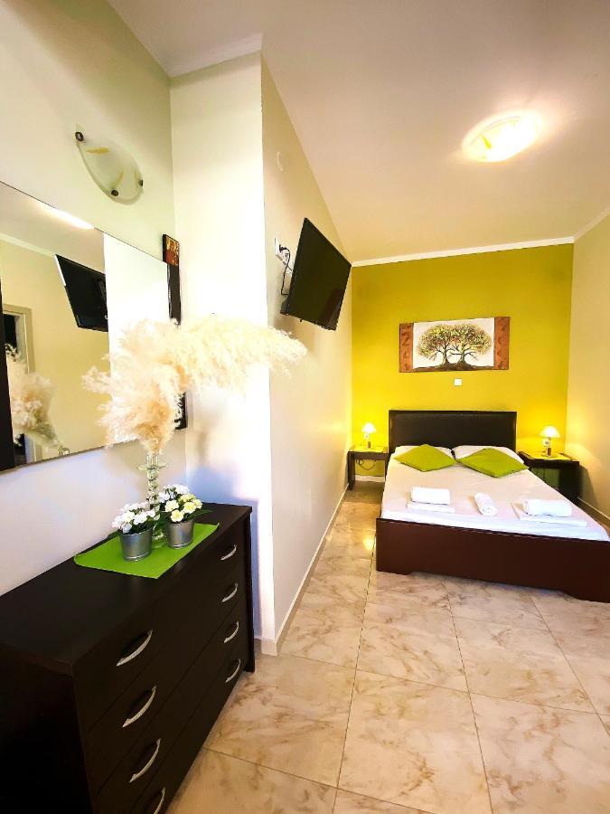 Elia Beach Modern Suites Flogita Exterior foto