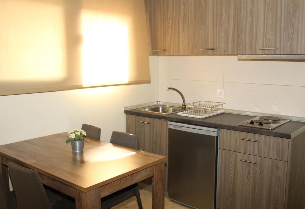 Elia Beach Modern Suites Flogita Exterior foto